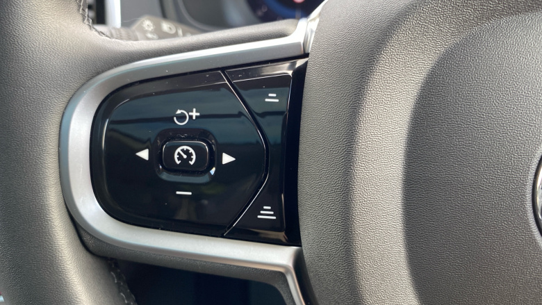 Volvo XC90 2.0 B5P [250] Ultra Dark 5dr AWD Geartronic Petrol Estate